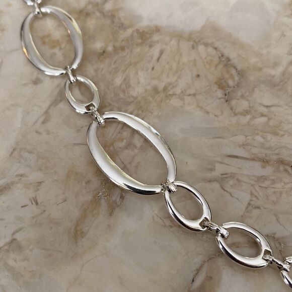 Crown Trifari Oval Link Modernist Silver Tone Necklace - Picture 6 of 9